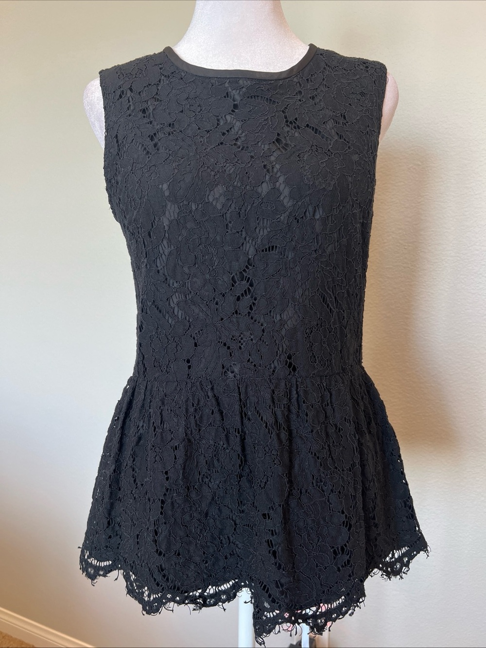 Catherine Malandrino Black Crochet Lace Sleeveless Peplum Top Size Small